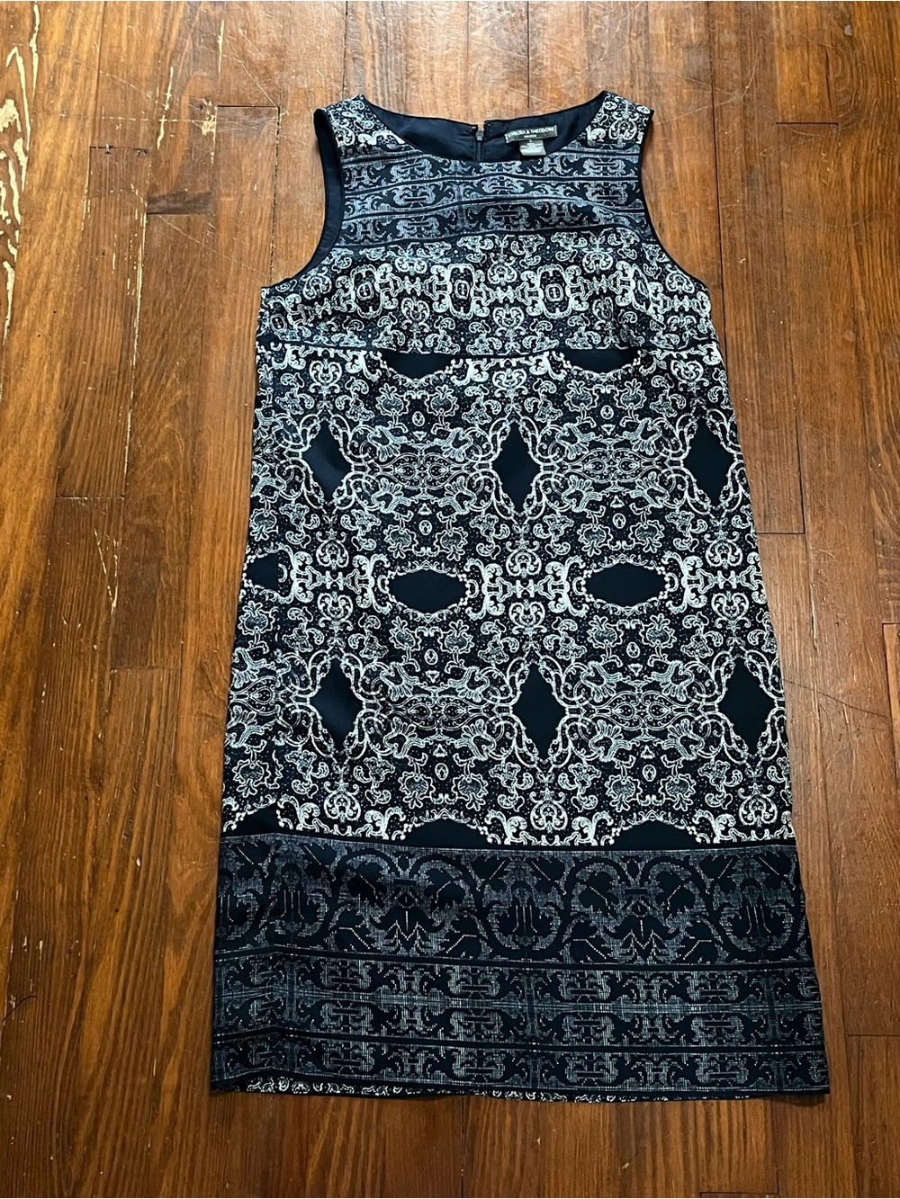 Chelsea & Theodore Navy and White Sleeveless Jacquard Shift Dress